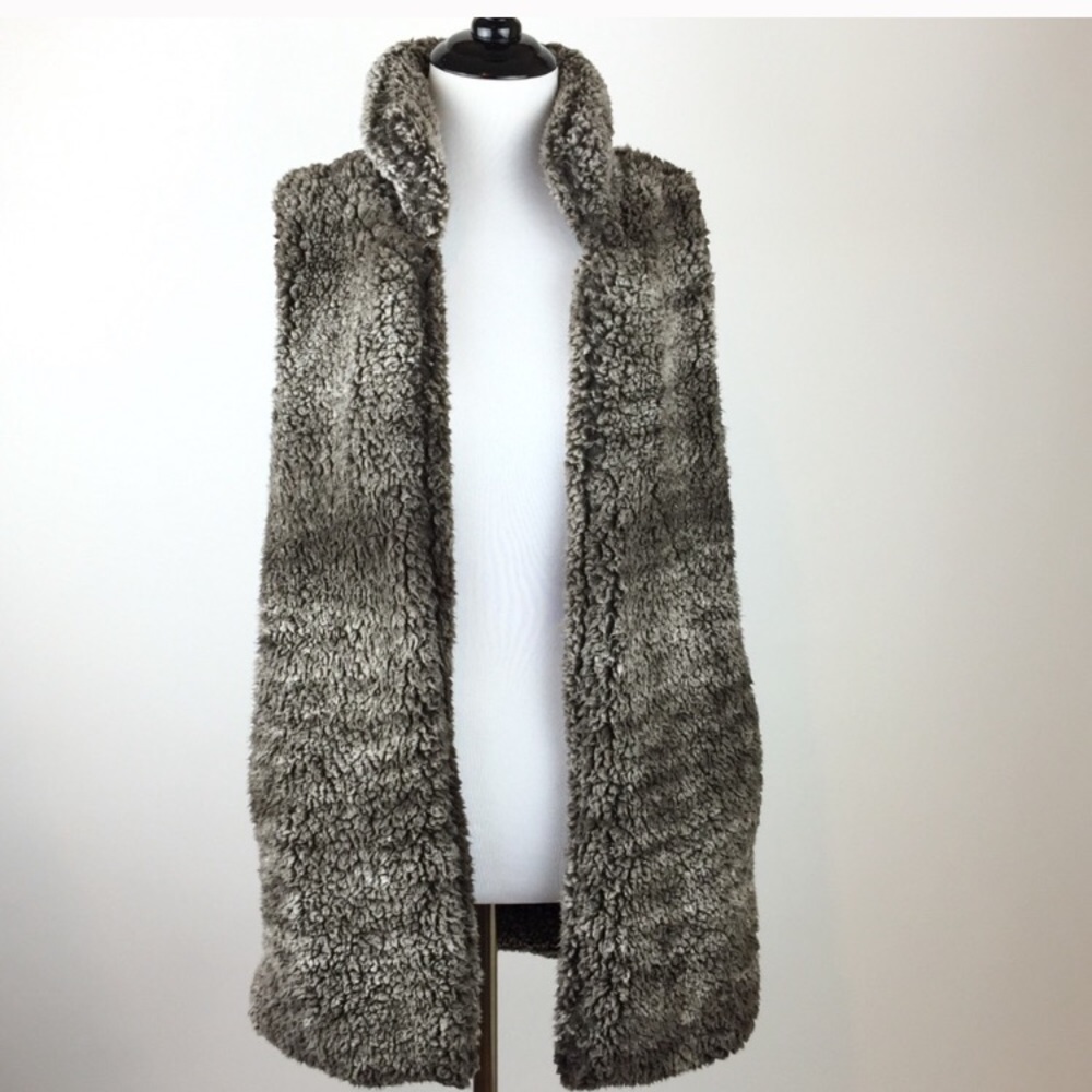 Fuzzy Sherpa Altar’d state vest brown grey